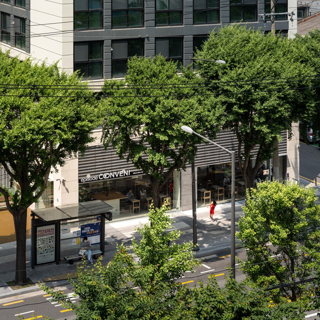 An illustrative sketch of a flower